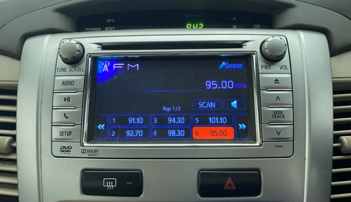 2013 Toyota Innova 2.5 VX 8 STR BS IV, Diesel, Manual, 2,81,647 km, Infotainment System