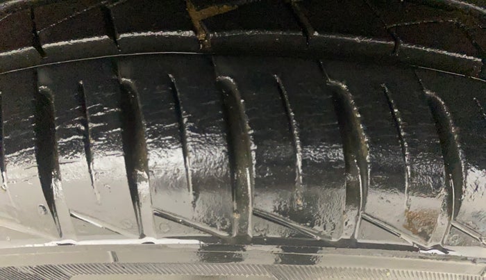 2012 Maruti Wagon R 1.0 VXI, Petrol, Manual, 32,109 km, Right Front Tyre Tread