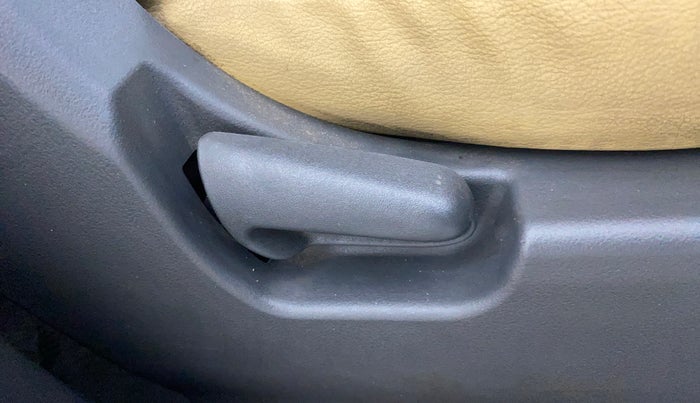 2012 Maruti Wagon R 1.0 VXI, Petrol, Manual, 32,109 km, Driver Side Adjustment Panel