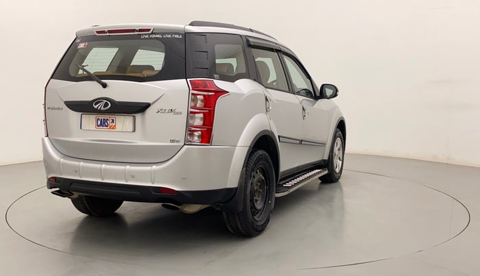 2016 Mahindra XUV500 W6, Diesel, Manual, 29,700 km, Right Back Diagonal