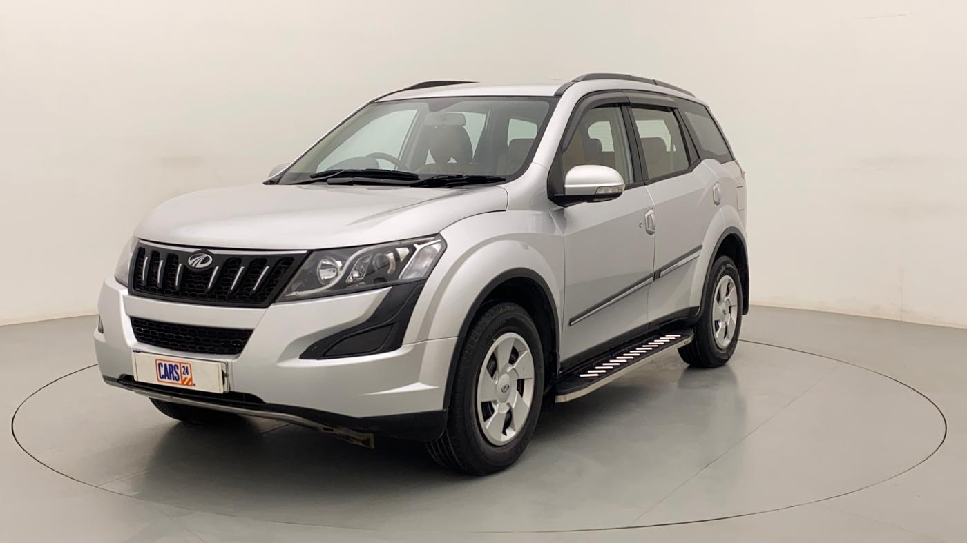 2016 Mahindra XUV500 W6, Diesel, Manual, 29,700 km, Left Front Diagonal