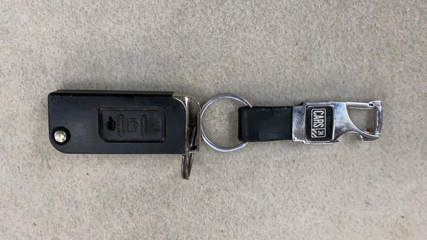 2016 Mahindra XUV500 W6, Diesel, Manual, 29,700 km, Key Close Up