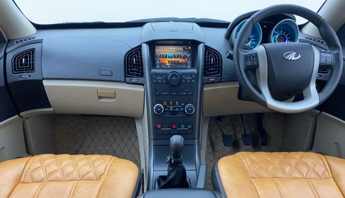2016 Mahindra XUV500 W6, Diesel, Manual, 29,700 km, Dashboard