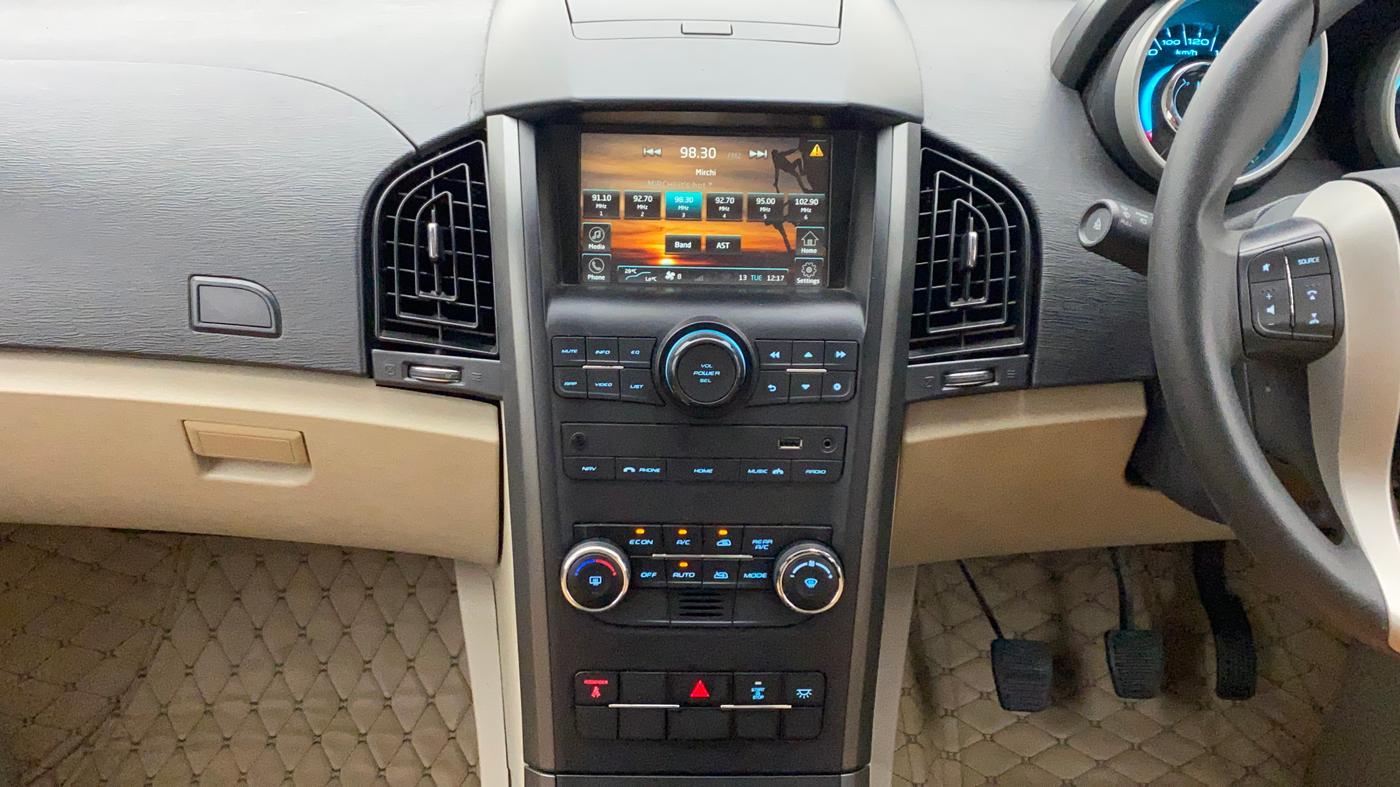 2016 Mahindra XUV500 W6, Diesel, Manual, 29,700 km, Air Conditioner