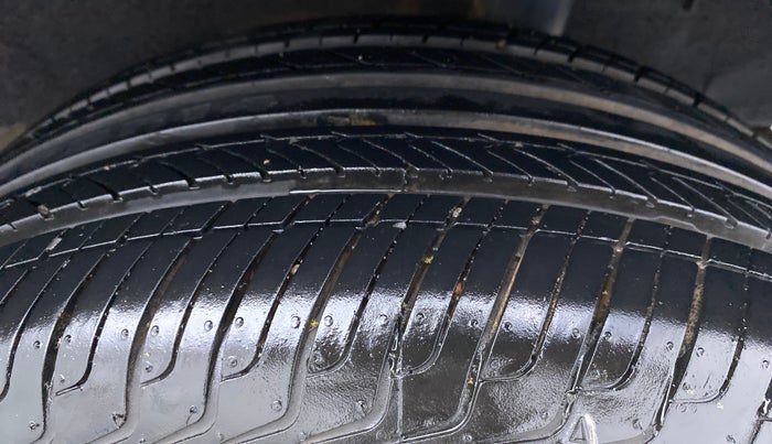 2016 Renault Kwid RXT Opt, Petrol, Manual, 62,382 km, Left Rear Tyre Tread