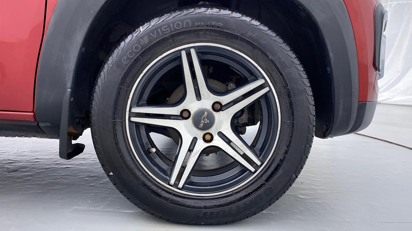 2016 Renault Kwid RXT Opt, Petrol, Manual, 62,382 km, Right Front Wheel