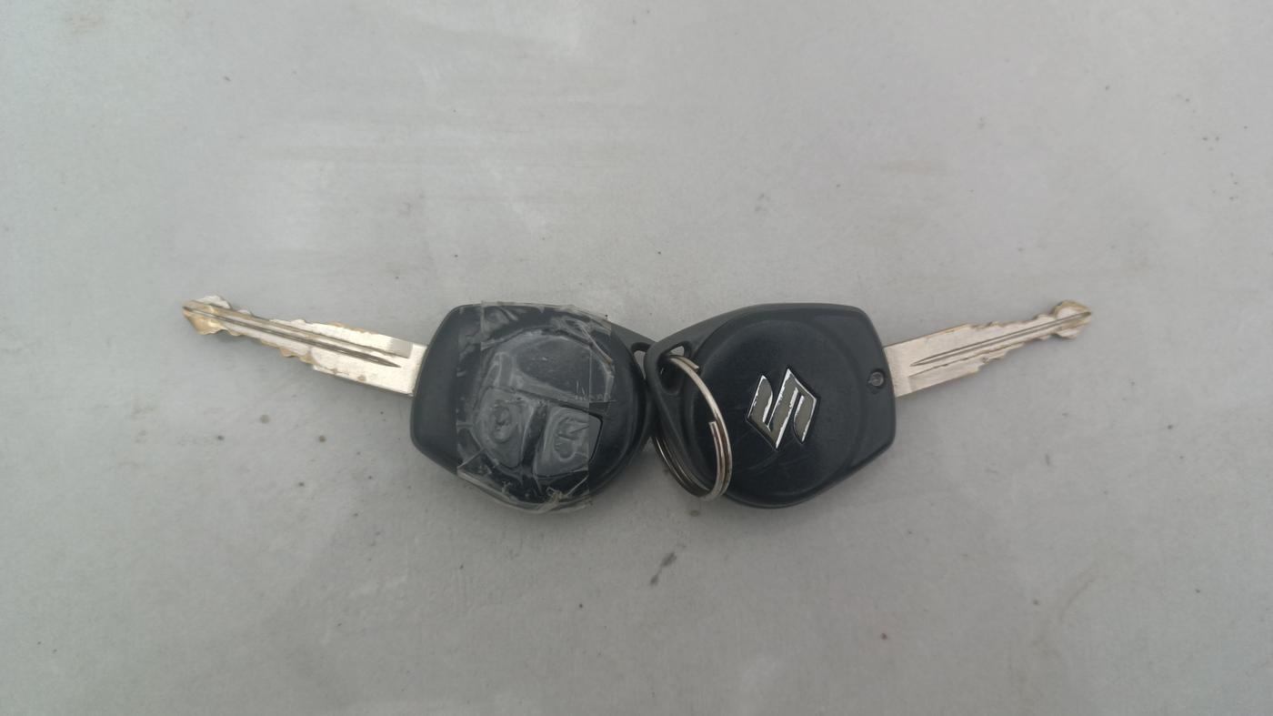 2017 Maruti Swift VXI O, Petrol, Manual, 62,738 km, Key Close Up