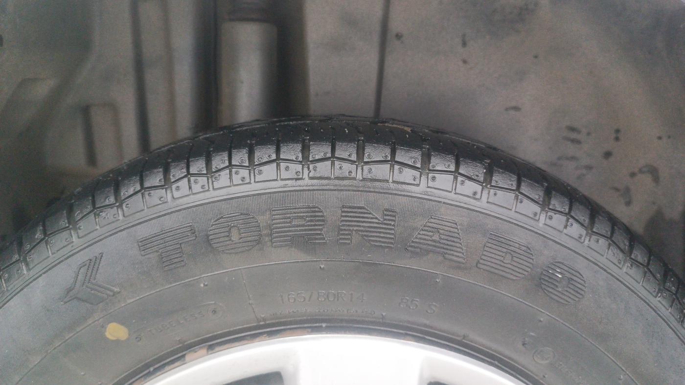 2017 Maruti Swift VXI O, Petrol, Manual, 62,738 km, Right Rear Tyre Tread
