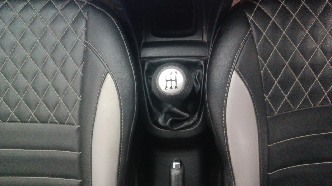 2017 Maruti Swift VXI O, Petrol, Manual, 62,738 km, Gear Lever