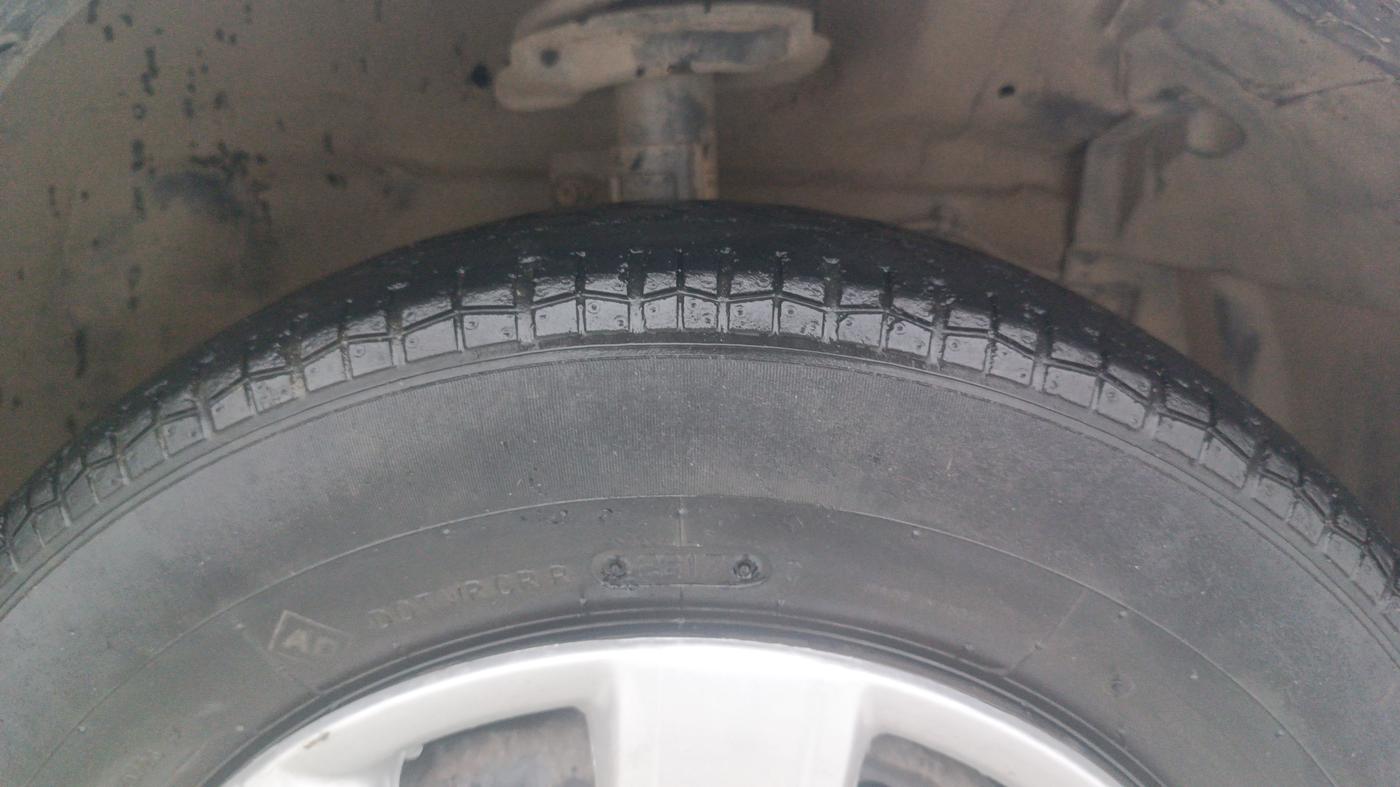 2017 Maruti Swift VXI O, Petrol, Manual, 62,738 km, Right Front Tyre Tread
