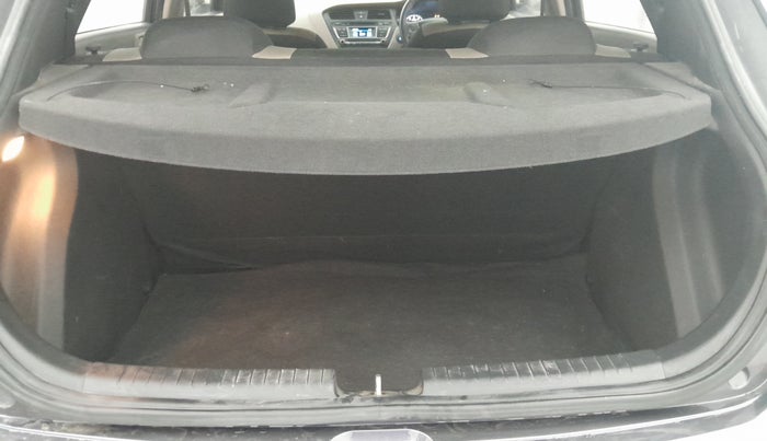 2015 Hyundai Elite i20 SPORTZ 1.2 (O), Petrol, Manual, 45,599 km, Boot Inside