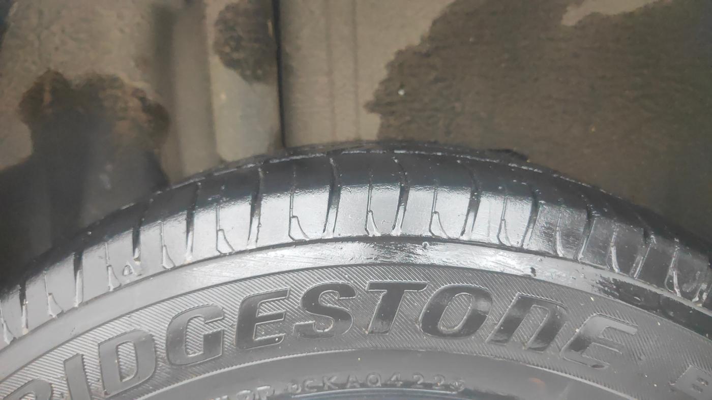 2016 Ford New Figo TITANIUM 1.2 PETROL MT, Petrol, Manual, 49,959 km, Right Rear Tyre Tread