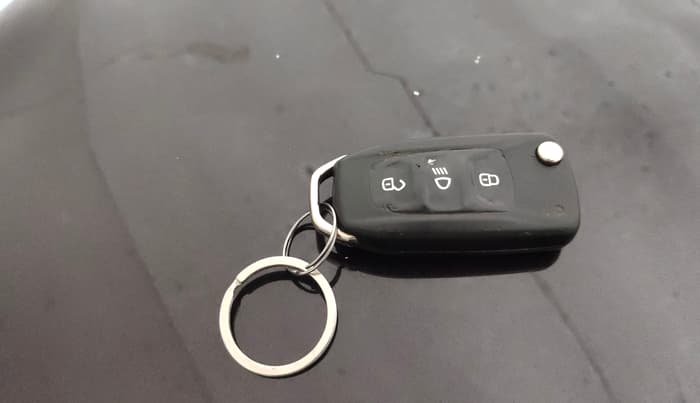 2022 Tata TIGOR XZ PLUS CNG, CNG, Manual, 74,369 km, Key Close Up