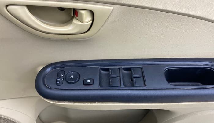 2015 Honda Mobilio 1.5L I-VTEC S, Petrol, Manual, 29,595 km, Driver Side Door Panels Control