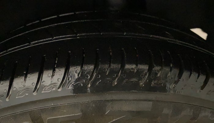 2018 Maruti Baleno DELTA PETROL 1.2, Petrol, Manual, 1,20,009 km, Left Rear Tyre Tread