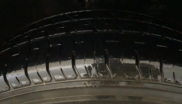 2018 Maruti Baleno DELTA PETROL 1.2, Petrol, Manual, 1,20,009 km, Right Front Tyre Tread