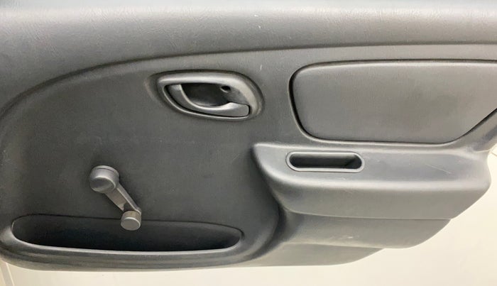 2011 Maruti Alto LXI, Petrol, Manual, 96,269 km, Driver Side Door Panels Control