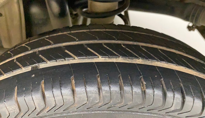 2011 Maruti Alto LXI, Petrol, Manual, 96,269 km, Left Rear Tyre Tread