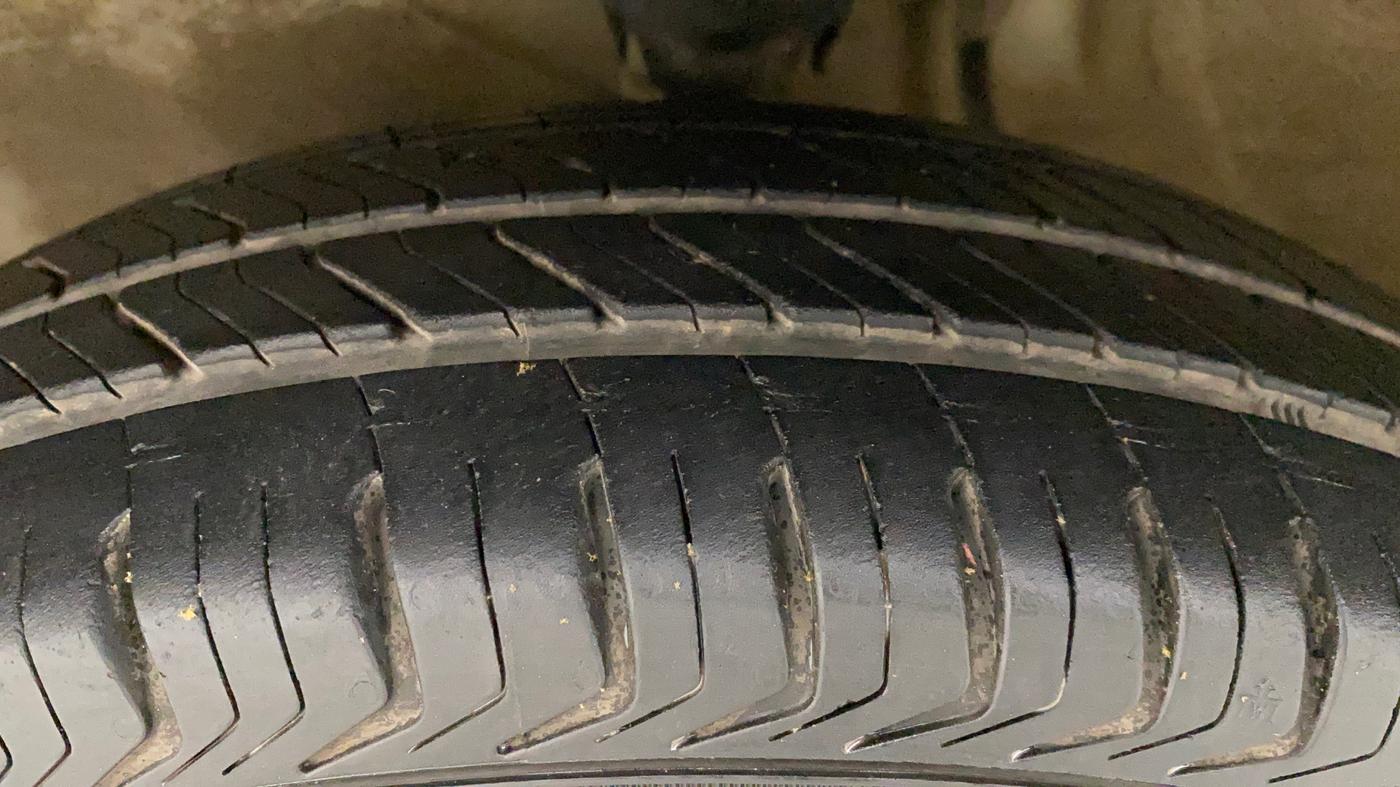 2011 Maruti Alto LXI, Petrol, Manual, 96,269 km, Left Front Tyre Tread