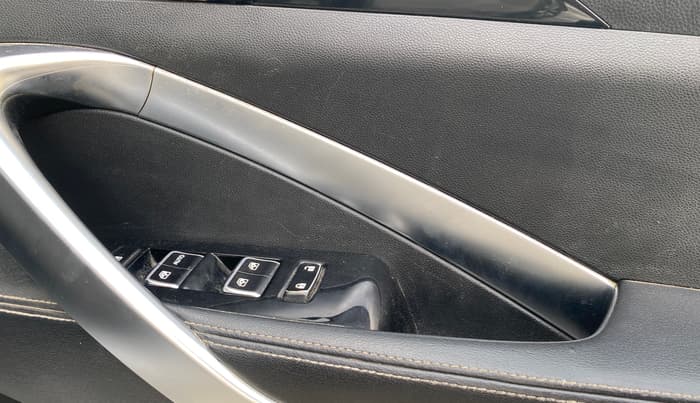 2019 MG HECTOR SHARP 1.5 DCT PETROL, Petrol, Automatic, 62,282 km, Driver Side Door Panels Control
