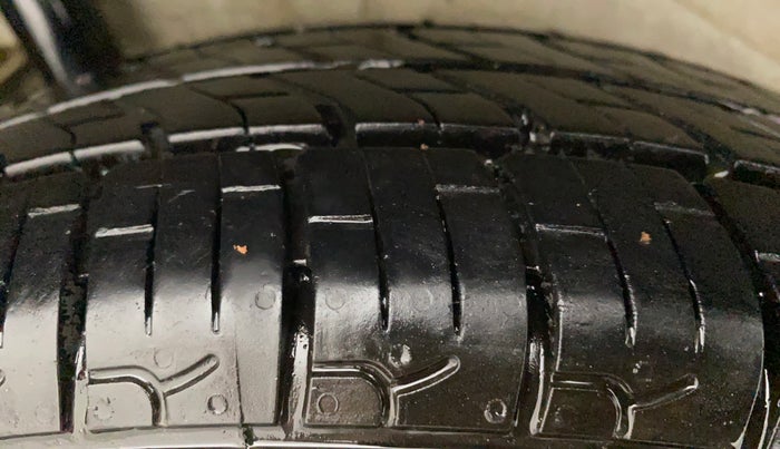 2014 Maruti Wagon R 1.0 LXI CNG, CNG, Manual, 86,774 km, Right Rear Tyre Tread