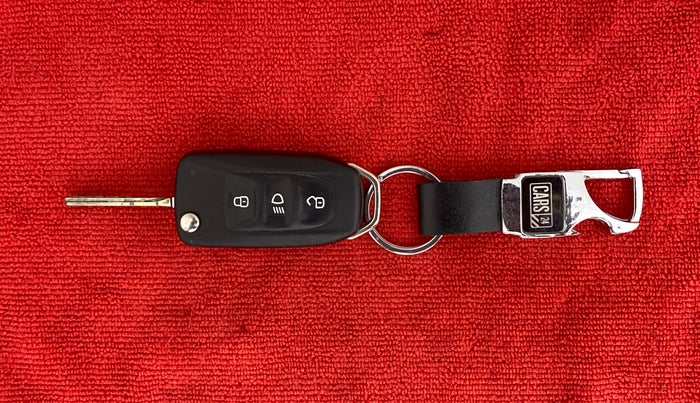 2019 Tata NEXON XM DIESEL, Diesel, Manual, 59,380 km, Key Close Up