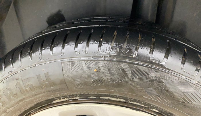 2017 Maruti Ertiga VDI SHVS, Diesel, Manual, 64,066 km, Left Rear Tyre Tread