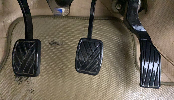 2017 Maruti Ertiga VDI SHVS, Diesel, Manual, 64,066 km, Pedals