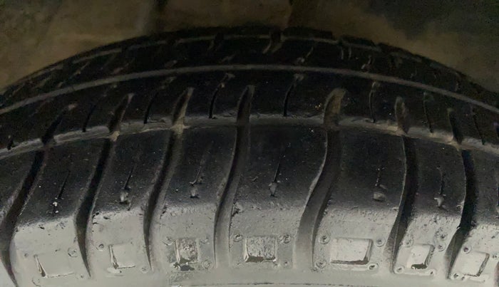 2015 Maruti Alto 800 VXI, Petrol, Manual, 39,283 km, Right Front Tyre Tread