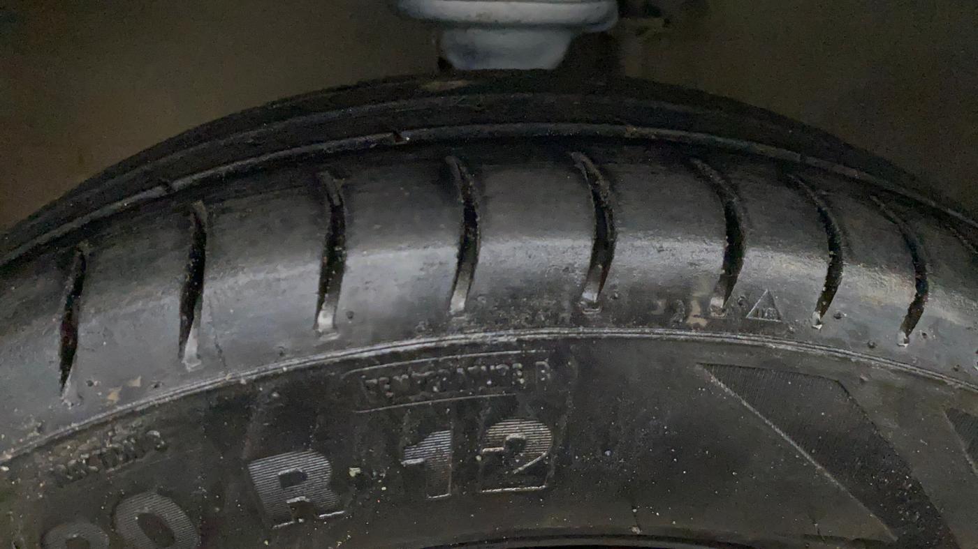 2015 Maruti Alto 800 LXI, Petrol, Manual, 1,00,962 km, Left Front Tyre Tread