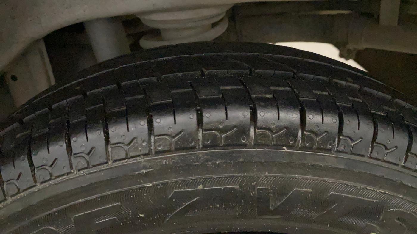 2015 Maruti Alto 800 LXI, Petrol, Manual, 1,00,962 km, Left Rear Tyre Tread