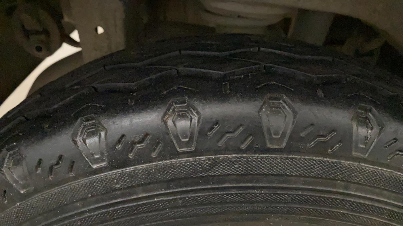 2015 Maruti Alto 800 LXI, Petrol, Manual, 1,00,962 km, Right Rear Tyre Tread