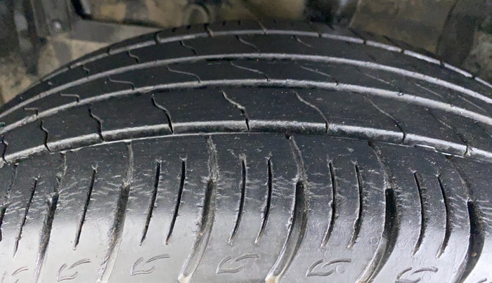 2018 Maruti Vitara Brezza ZDI + AMT, Diesel, Automatic, 32,319 km, Left Front Tyre Tread