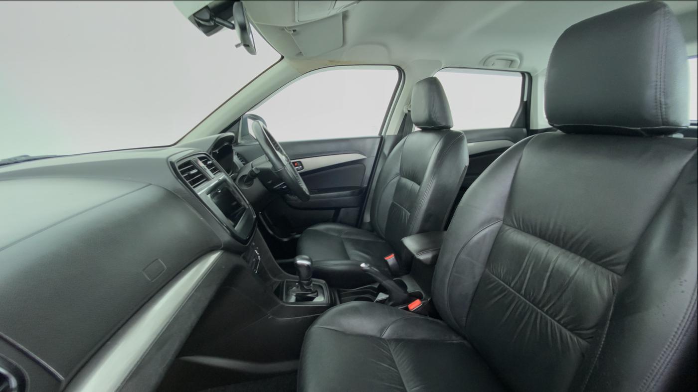 2018 Maruti Vitara Brezza ZDI + AMT, Diesel, Automatic, 32,319 km, Right Side Front Door Cabin