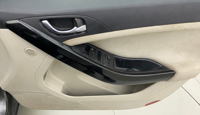 2021 Tata NEXON XZA PLUS SUNROOF DIESEL, Diesel, Automatic, 53,246 km, Driver Side Door Panels Control