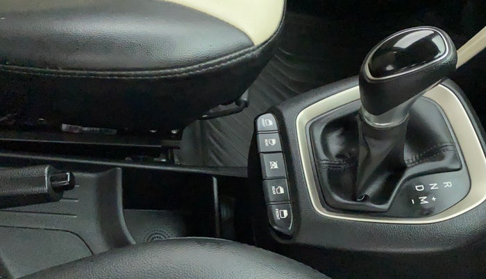 2020 Hyundai NEW SANTRO SPORTZ AMT, Petrol, Automatic, 31,570 km, Gear Lever