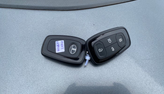 2023 Tata TIAGO NRG XZ ICNG, CNG, Manual, 24,152 km, Key Close Up