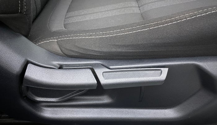 2022 Hyundai VENUE SX PLUS 1.0 TURBO DCT, Petrol, Automatic, 20,077 km, Driver Side Adjustment Panel