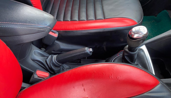 2018 Renault Captur RXT PETROL, Petrol, Manual, 42,499 km, Gear Lever