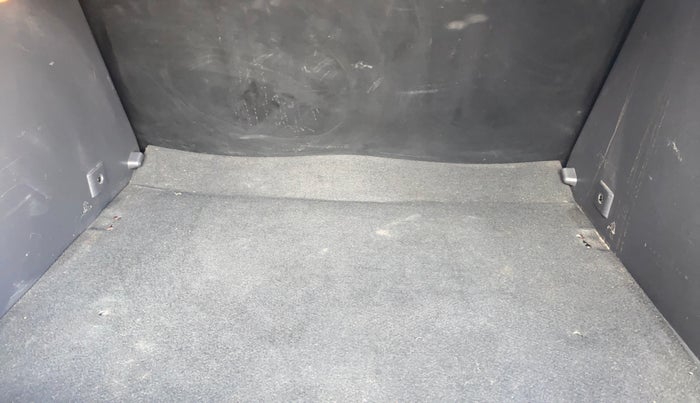 2018 Renault Captur RXT PETROL, Petrol, Manual, 42,499 km, Boot Inside