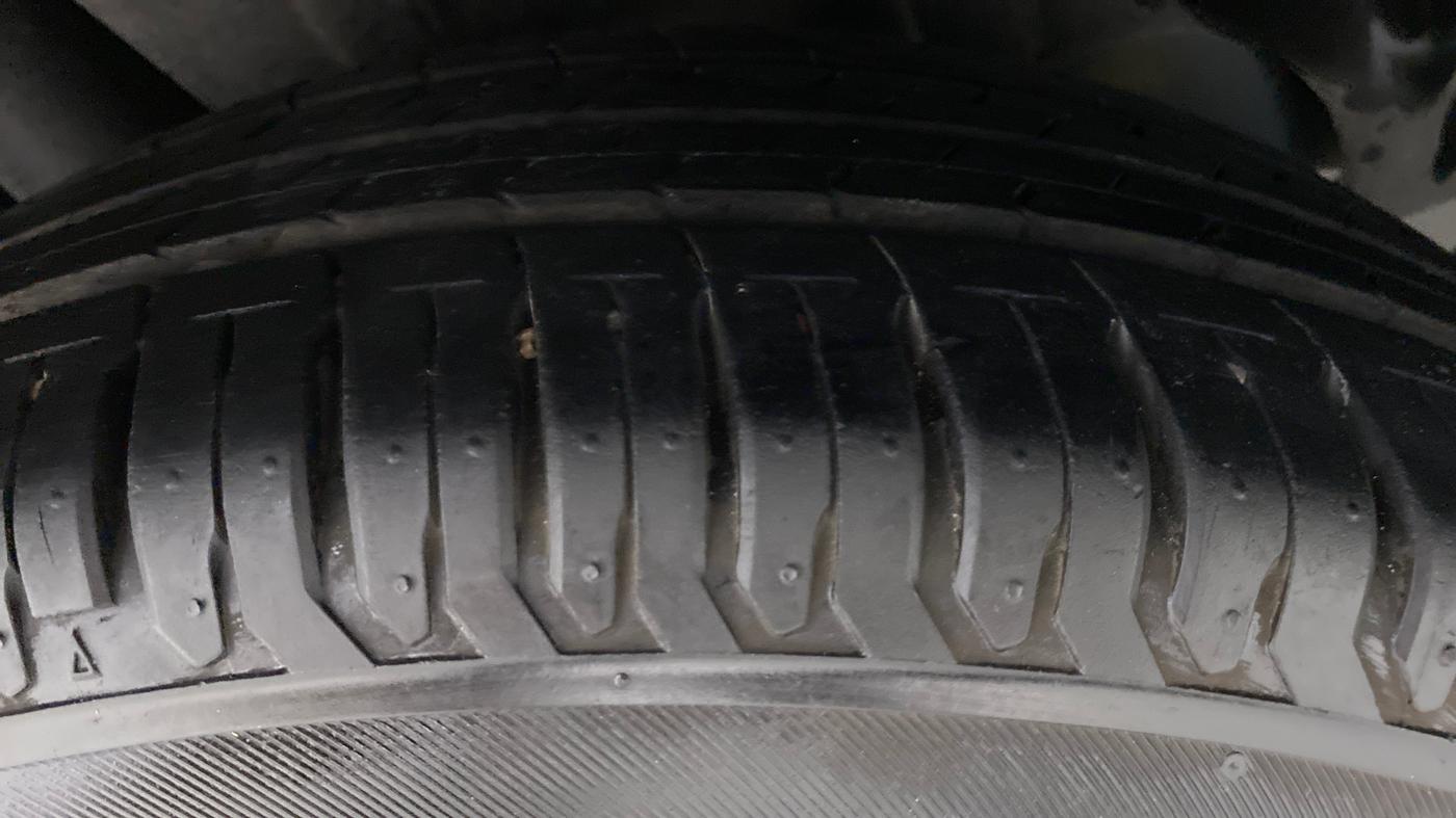 2021 Maruti XL6 ZETA SHVS, Petrol, Manual, 17,514 km, Right Rear Tyre Tread