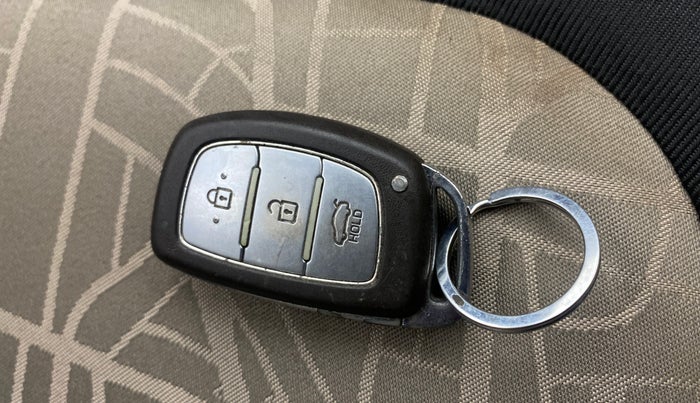 2016 Hyundai Grand i10 ASTA 1.1 CRDI, Diesel, Manual, 93,744 km, Key Close Up