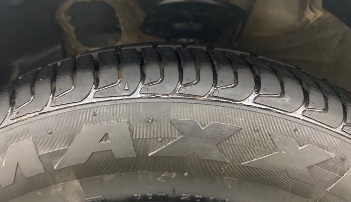 2016 Hyundai Grand i10 ASTA 1.1 CRDI, Diesel, Manual, 93,744 km, Left Front Tyre Tread