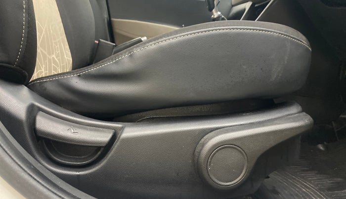 2016 Hyundai Grand i10 ASTA 1.1 CRDI, Diesel, Manual, 93,744 km, Driver Side Adjustment Panel