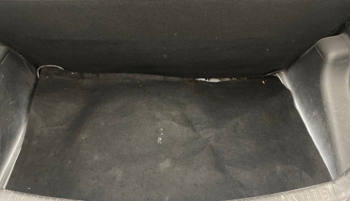 2016 Hyundai Grand i10 ASTA 1.1 CRDI, Diesel, Manual, 93,744 km, Boot Inside