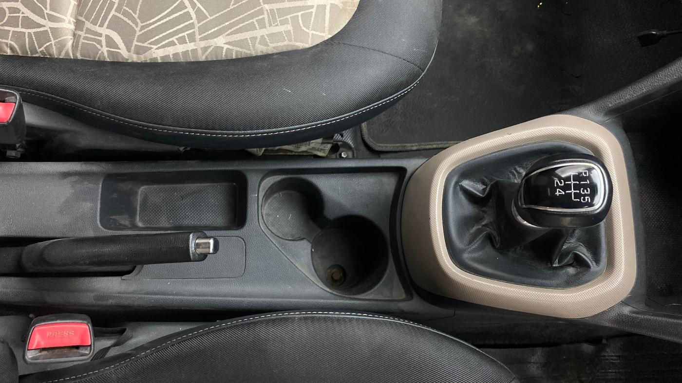 2016 Hyundai Grand i10 ASTA 1.1 CRDI, Diesel, Manual, 93,924 km, Gear Lever