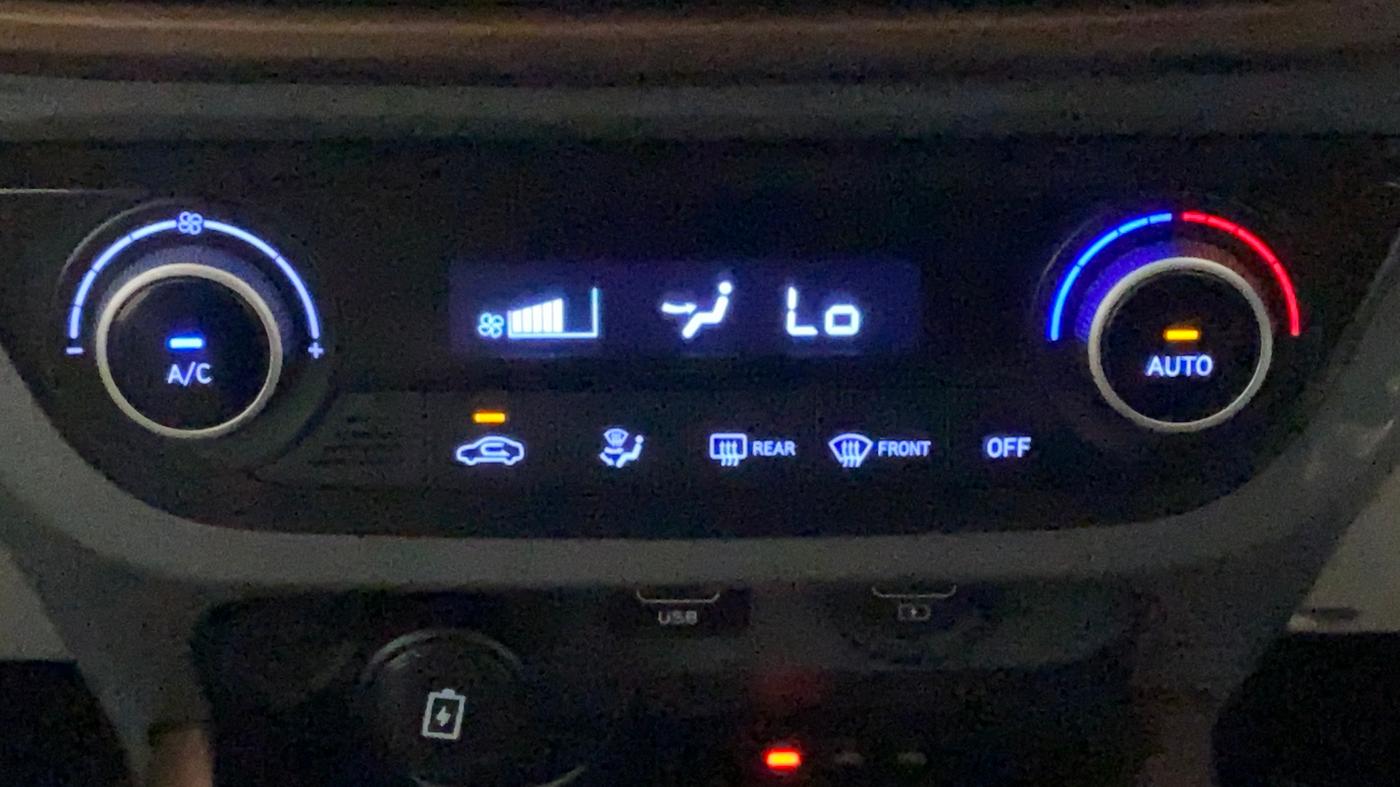 2021 Hyundai AURA SX 1.2 (O), Petrol, Manual, 16,365 km, Automatic Climate Control