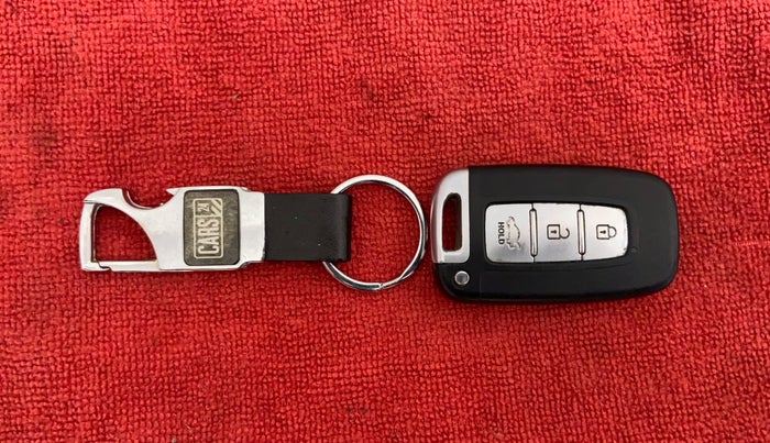 2016 Hyundai New Elantra 1.8 SX AT VTVT, Petrol, Automatic, 61,471 km, Key Close Up