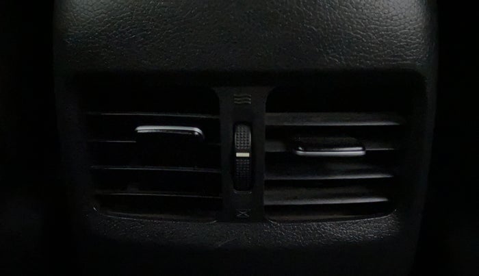 2016 Hyundai New Elantra 1.8 SX AT VTVT, Petrol, Automatic, 61,471 km, Rear AC Vents