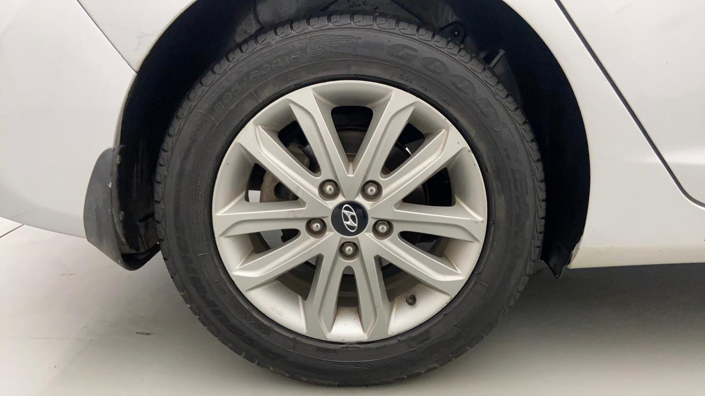 2016 Hyundai New Elantra 1.8 SX AT VTVT, Petrol, Automatic, 61,471 km, Right Rear Wheel